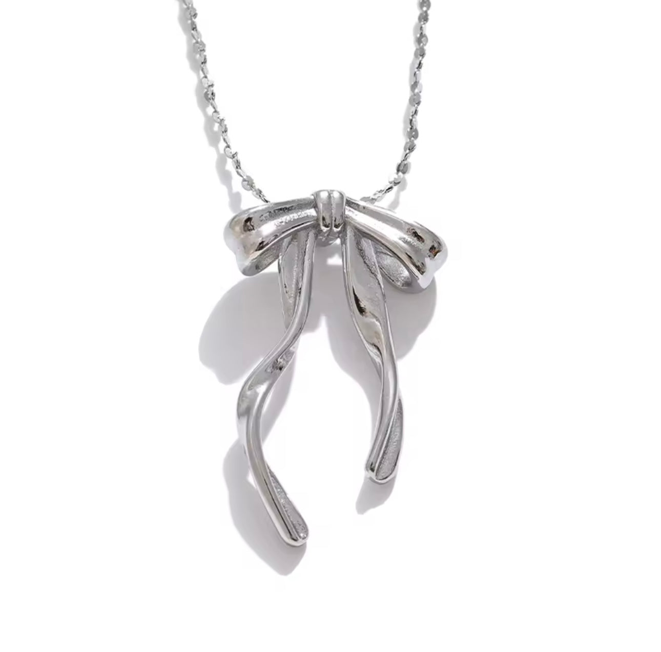 Bow Necklace