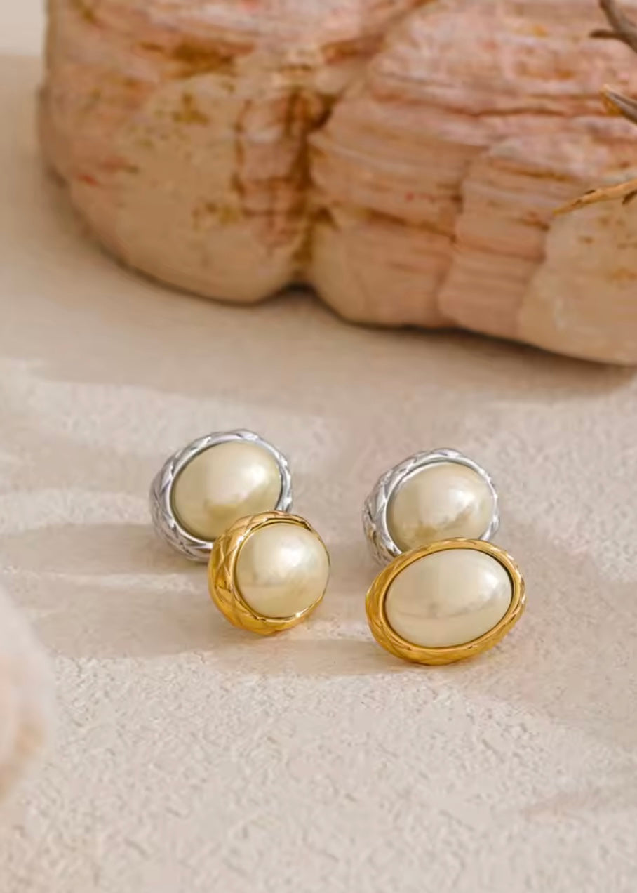 Pearl Earring
