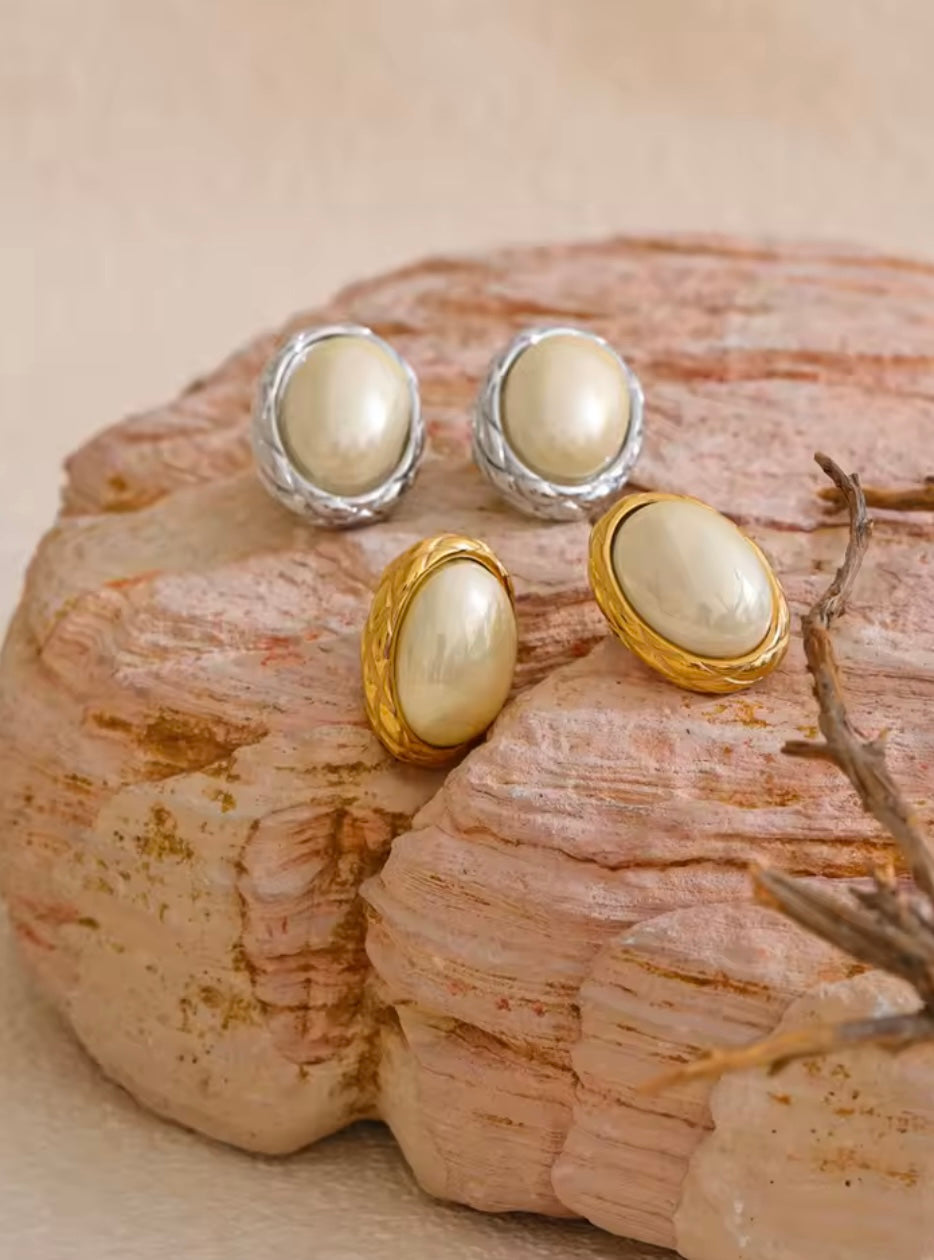 Pearl Earring
